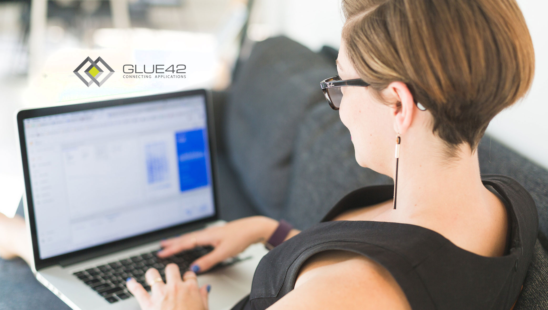 Glue42 Extends Desktop User Experience via Open APIs